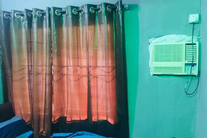 Room 11 of 15