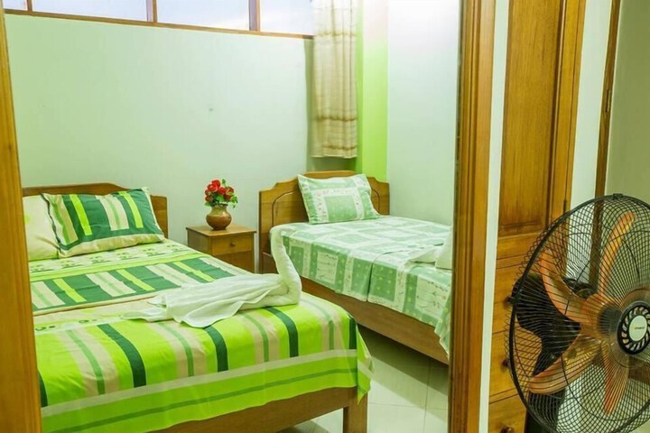 Room 8 of 32