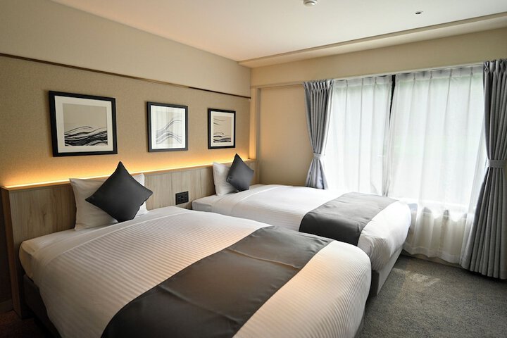 Room 62 of 99
