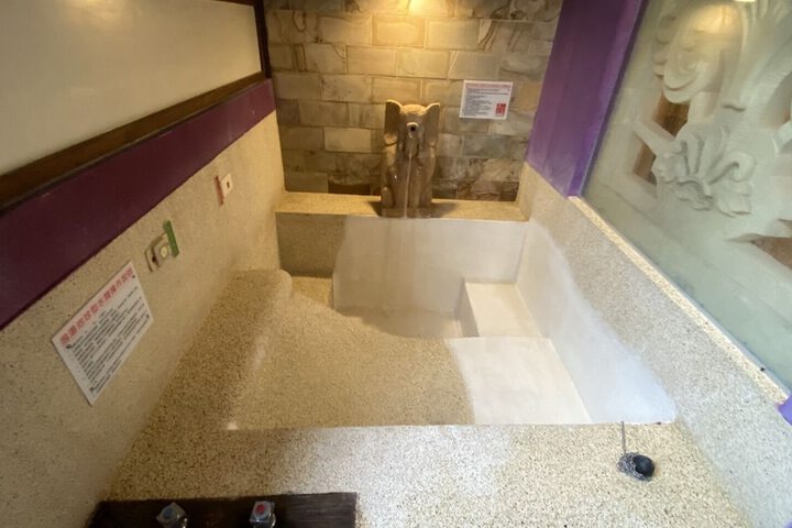 Spa 14 of 24