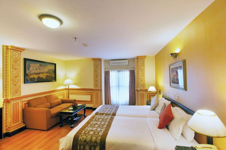Room 34 of 110