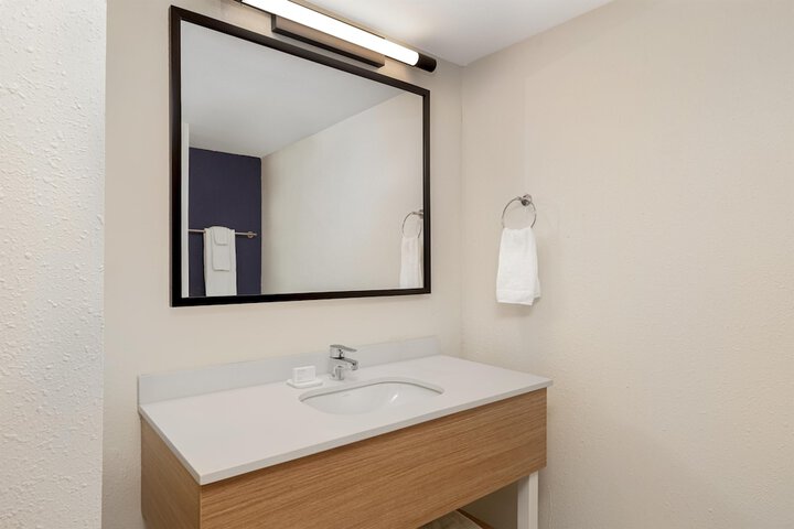 Room 43 of 71