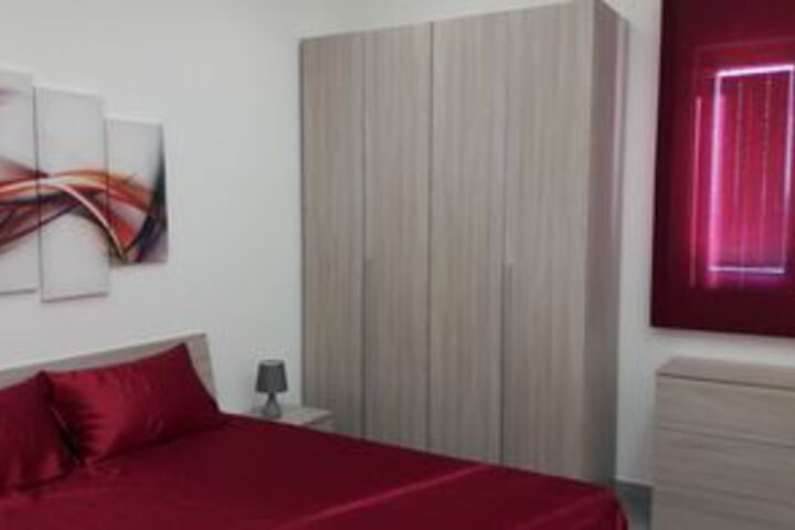 Room 10 of 27