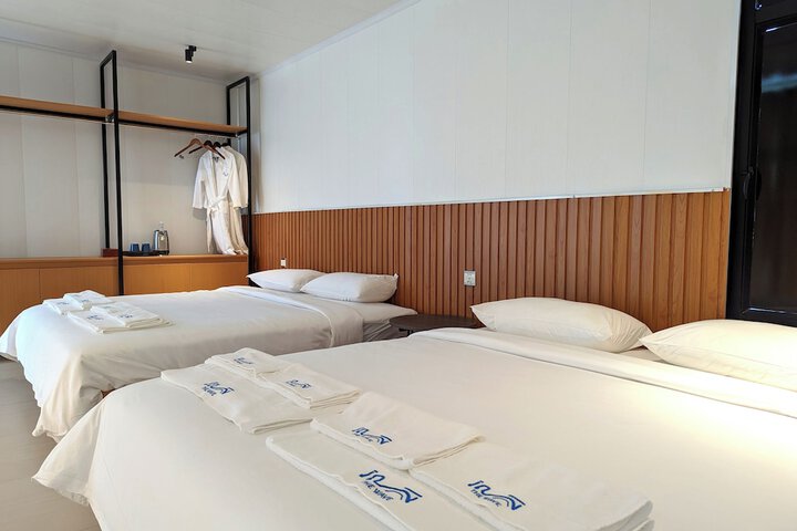 Room 9 of 36