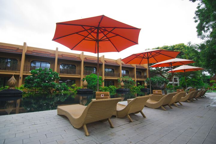 Sundeck 61 of 63