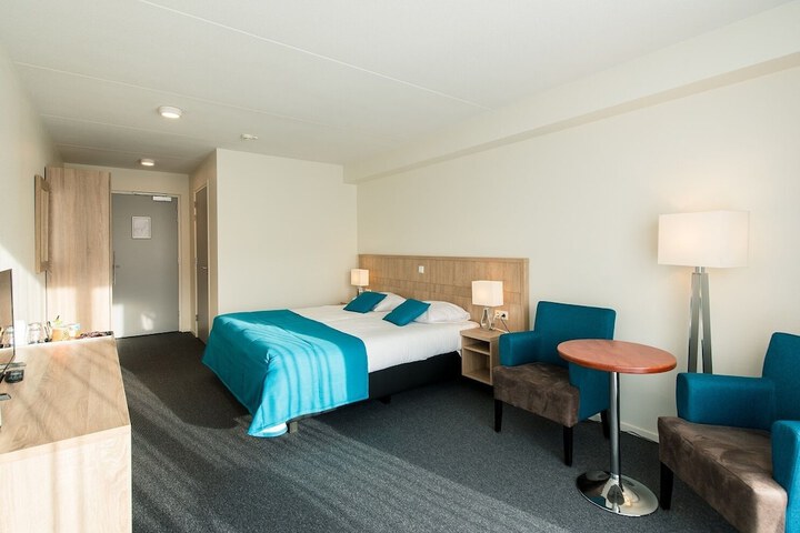 Room 34 of 43