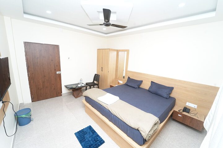 Room 4 of 34
