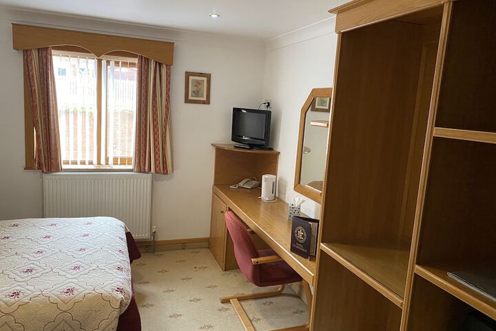 Room 8 of 63