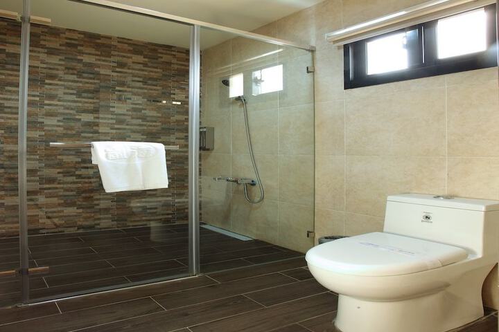 Room 15 of 26