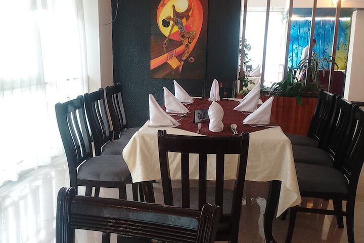 Dining 14 of 19