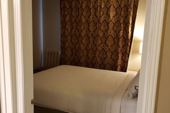 Room 7 of 29