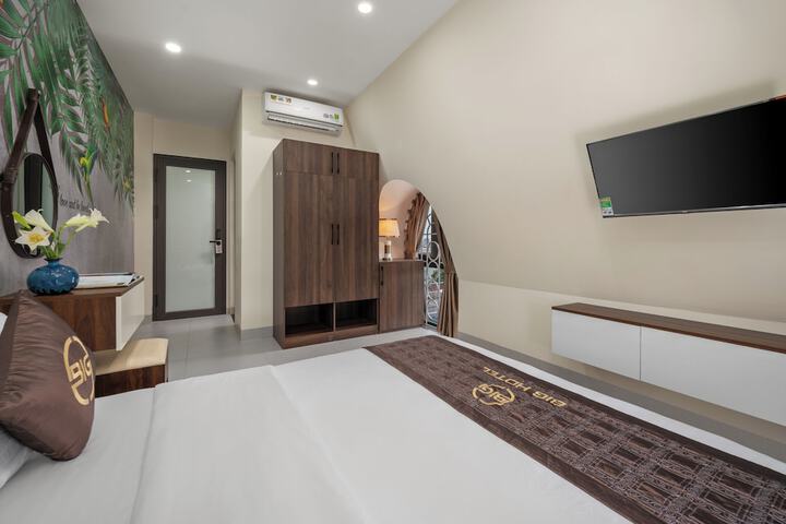 Room 28 of 40