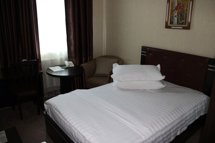 Room 9 of 31