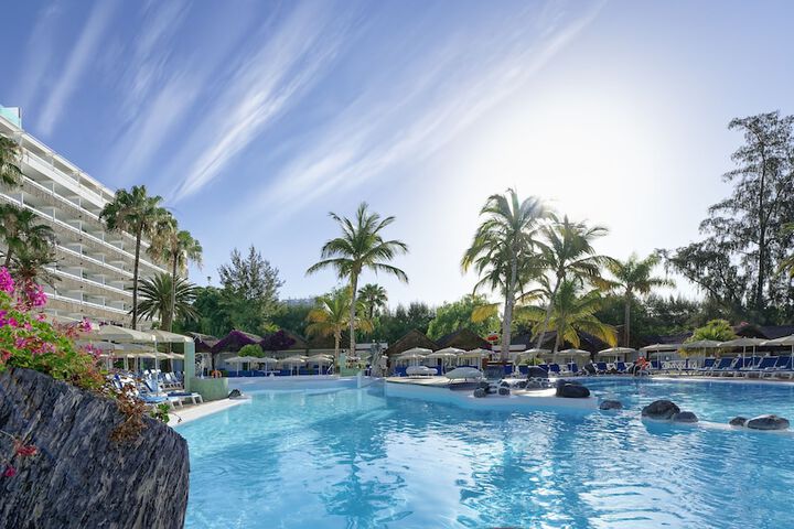 Pool Hotel