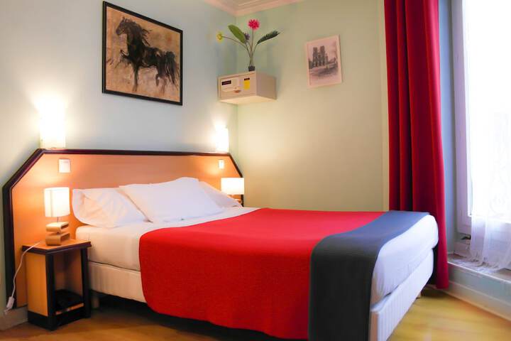 Room 12 of 40