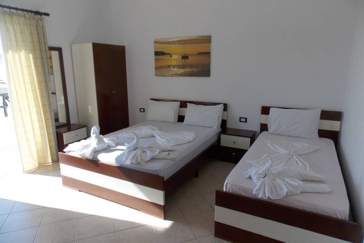 Room 3 of 53
