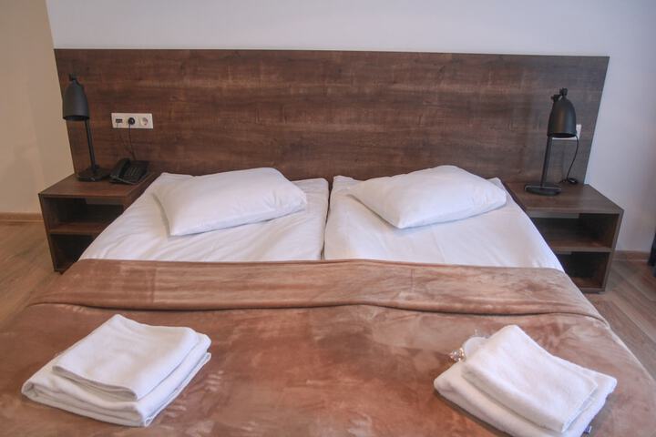 Room 25 of 134