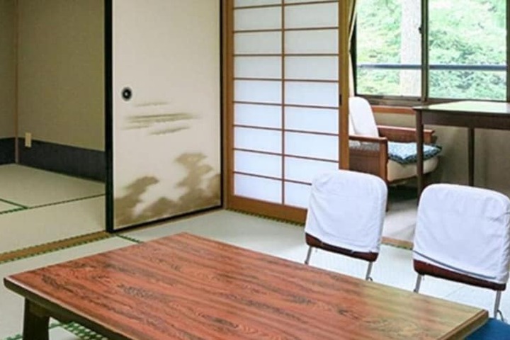 Room 9 of 70