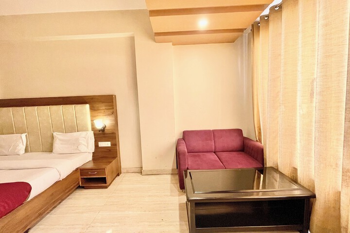Room 11 of 41
