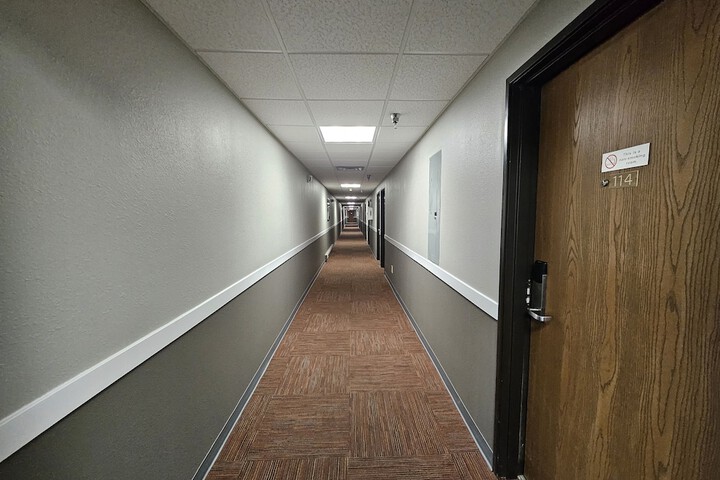 Ballroom/Hall 23 of 33