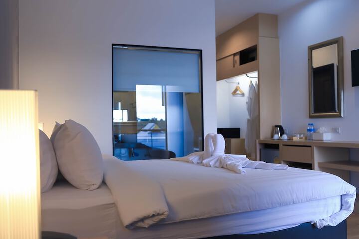 Room 12 of 39