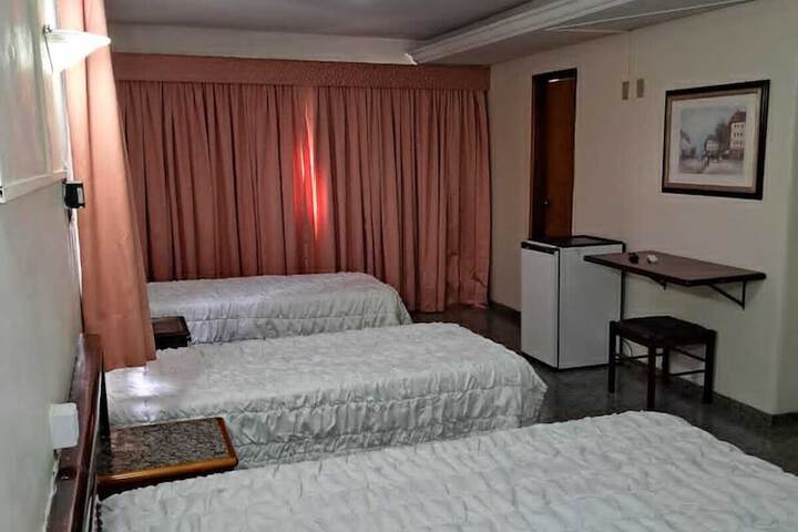 Room 4 of 11