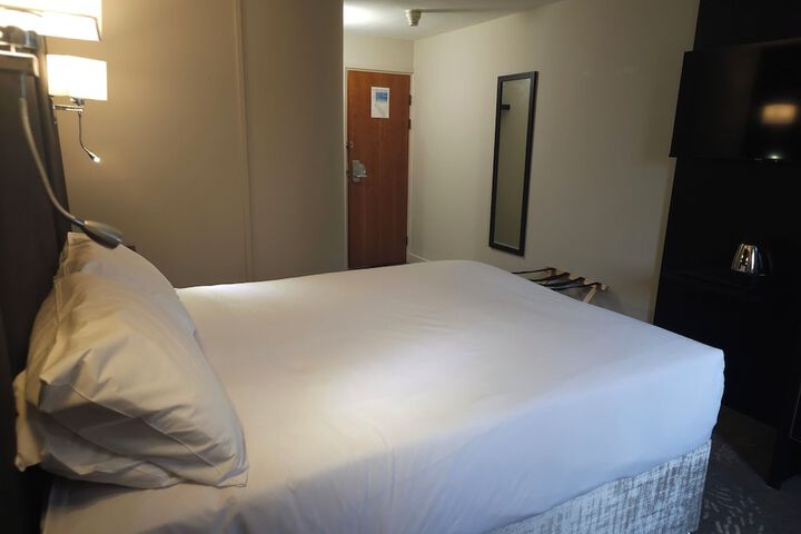 Room 27 of 52
