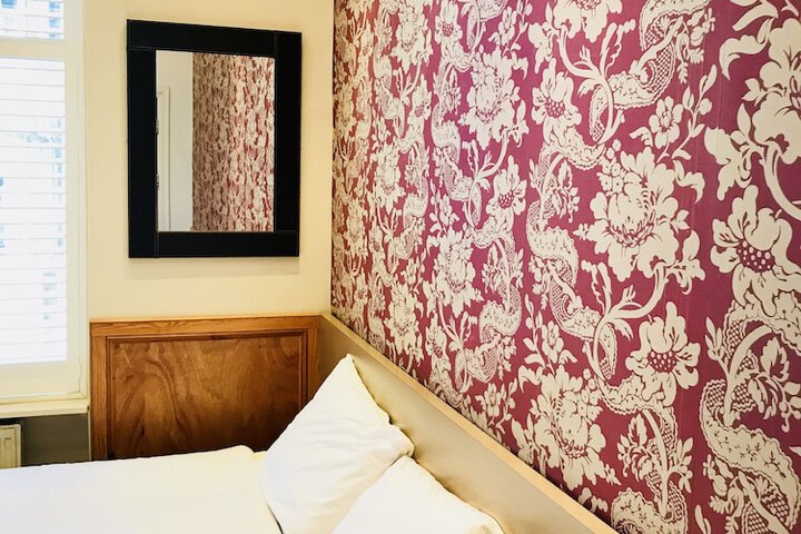 Room 22 of 71