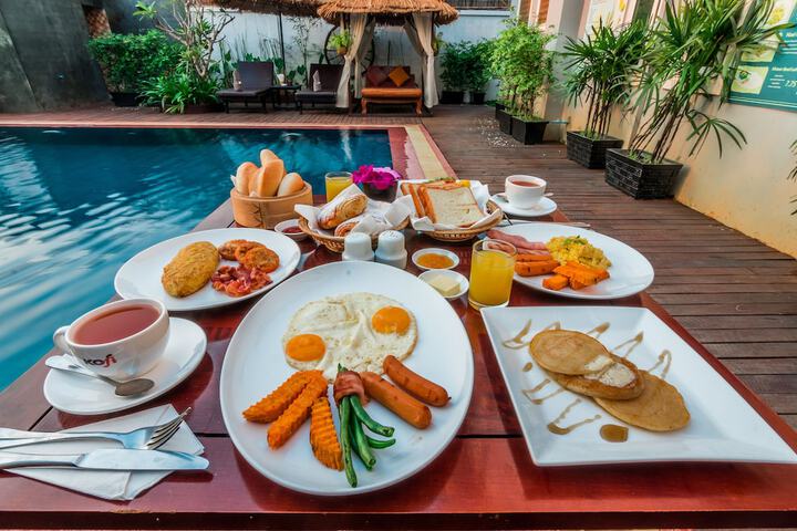 Breakfast/Coffee Service 80 of 99