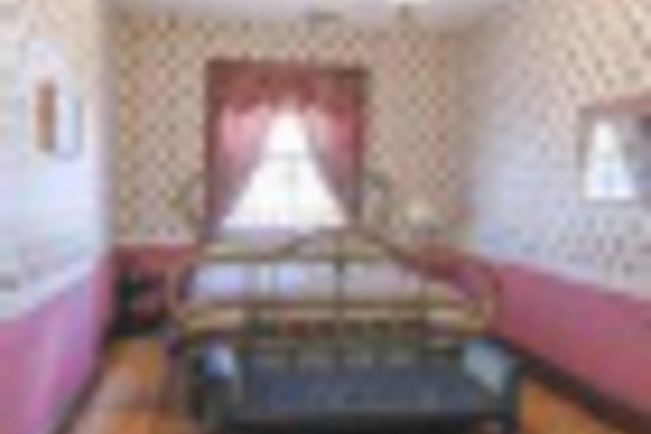Room 183 of 240
