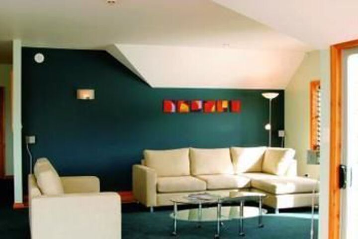 Room 10 of 11