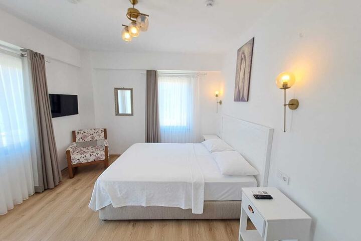 Room 17 of 37