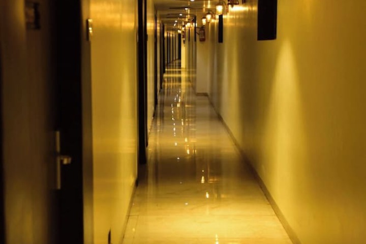 Photo of Hotel Embassy Suites