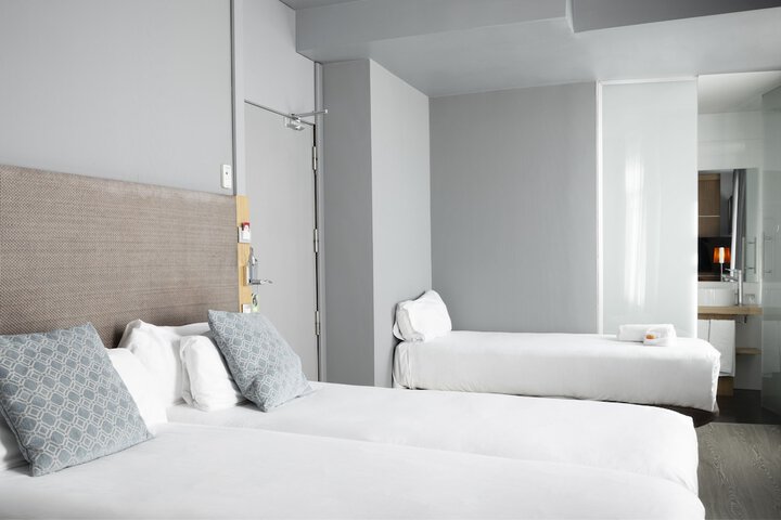 Room 16 of 73