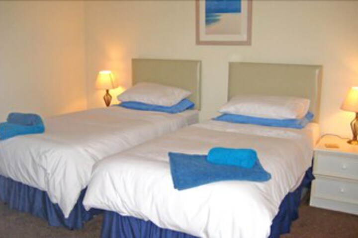 Room 6 of 13