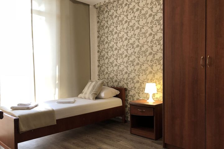 Room 12 of 20
