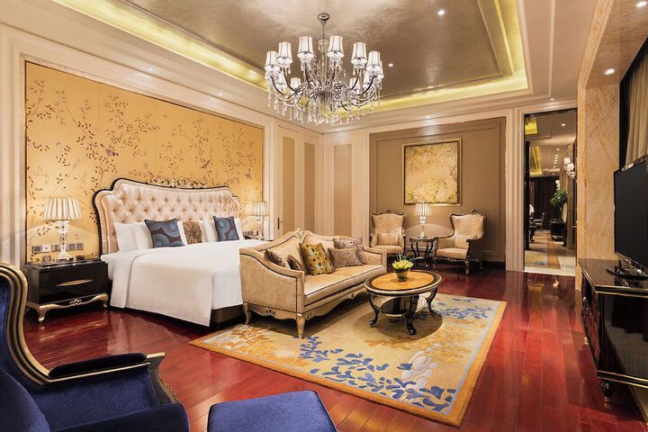 Room 16 of 45