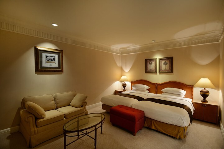 Room 3 of 79