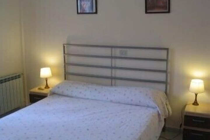 Room 2 of 8