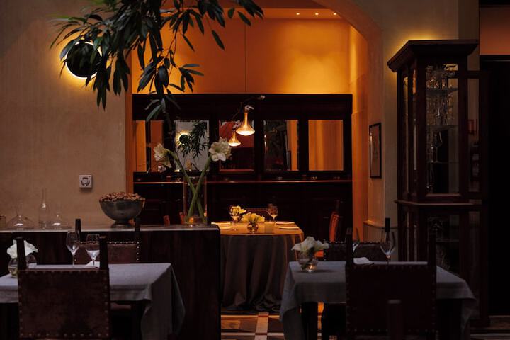 Dining 79 of 95