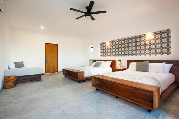 Room 4 of 85