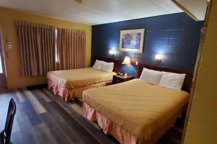 2 Queen Beds (6 of 6)
