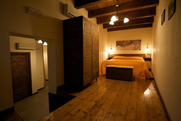 Room 17 of 49