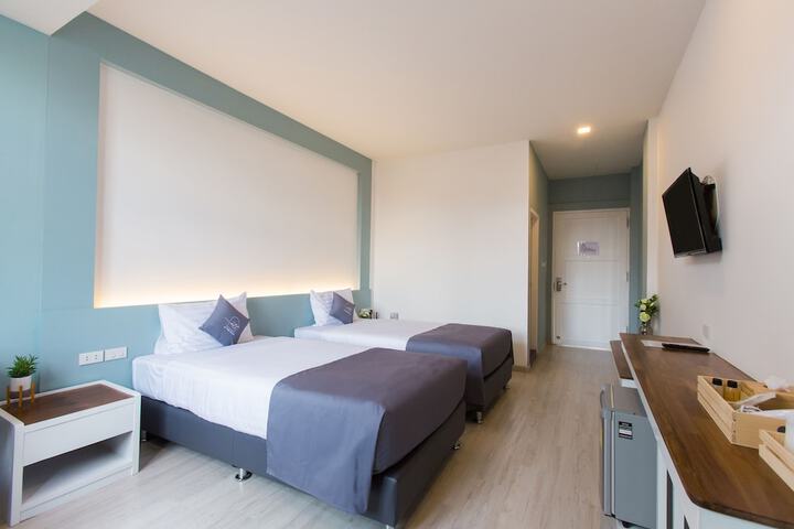 Room 7 of 37