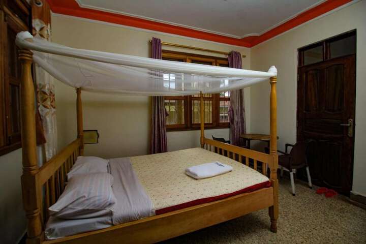 Room 2 of 20