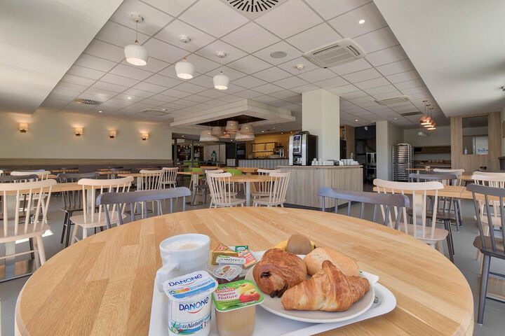 Breakfast/Coffee Service 23 of 31