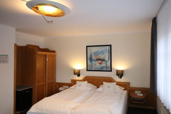Room 43 of 107
