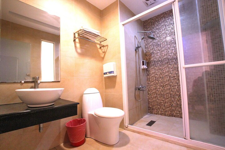 Room 43 of 60