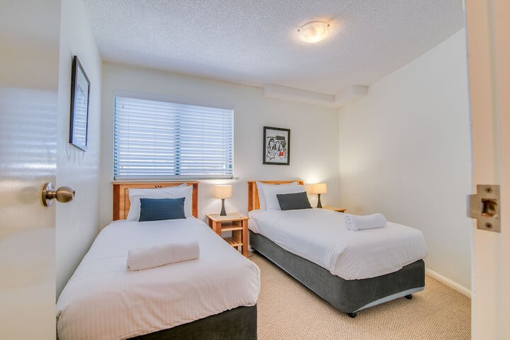 Room 8 of 272