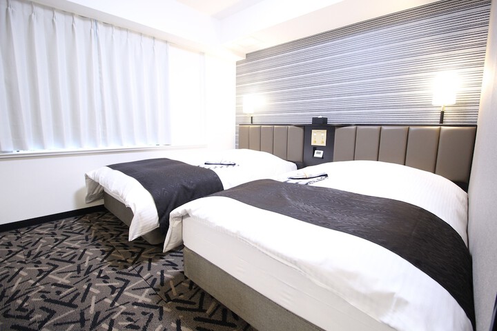 Room 10 of 82